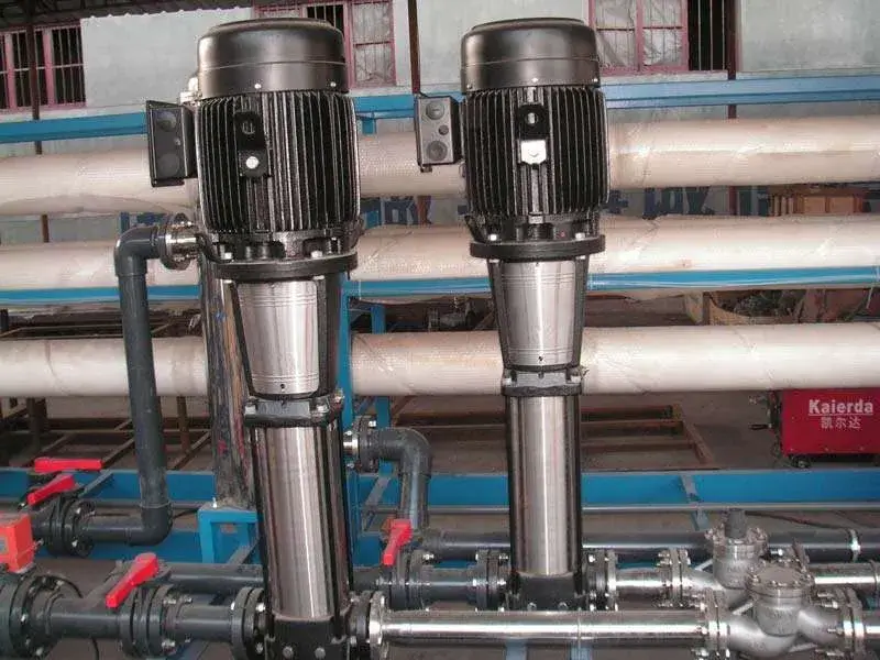 100GPM RO DI system Sistema RO DI de 100 GPM com pré-tratamento