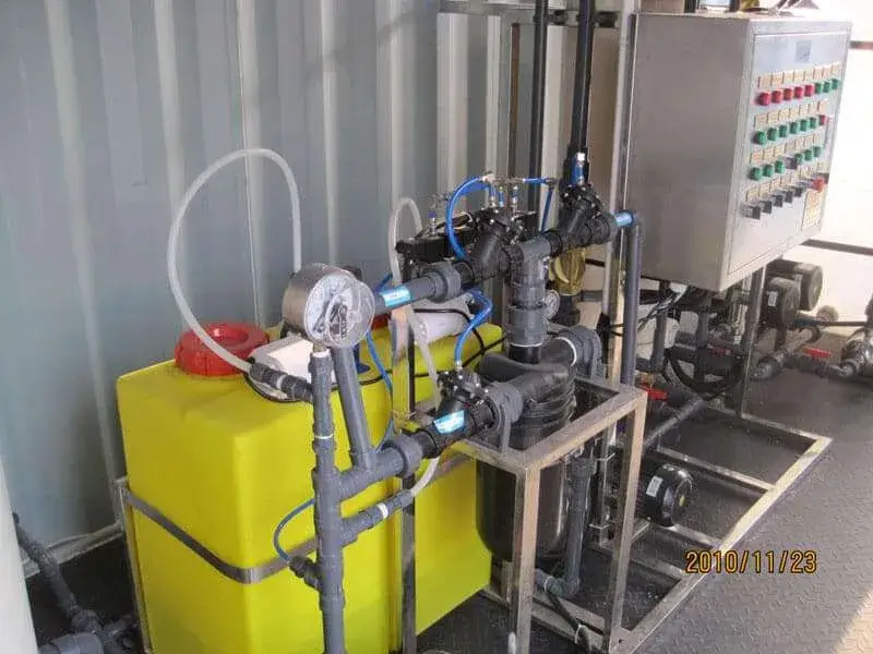 Equipamento de filtragem de água subterrânea em contêiner 50TPD para água potável Containerized-ground-water-filtration-equipment-50TPD-for-drinking-water