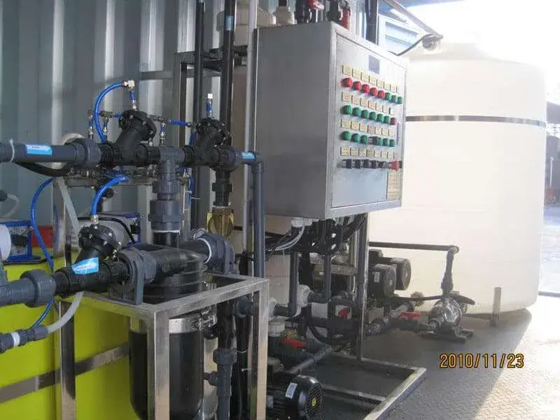 Equipamento de filtragem de água subterrânea em contêiner 50TPD para água potável Containerized-ground-water-filtration-equipment-50TPD-for-drinking-water