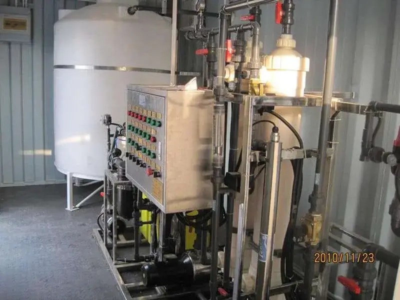 Equipamento de filtragem de água subterrânea em contêiner 50TPD para água potável Containerized-ground-water-filtration-equipment-50TPD-for-drinking-water